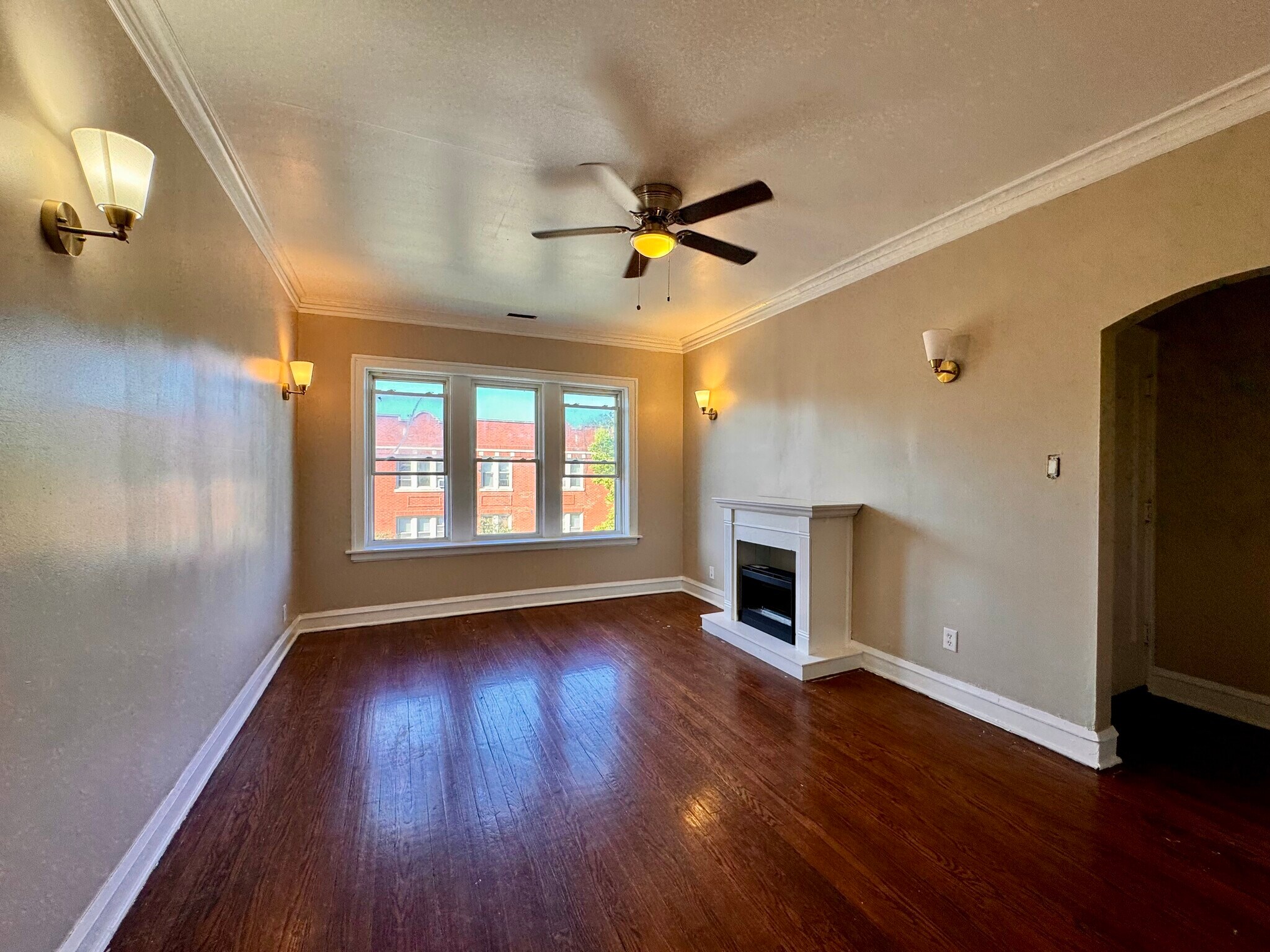 Building Photo - 2833 W 66th St