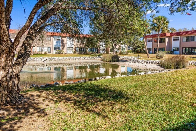 Building Photo - 1750 Belleair Forest Dr