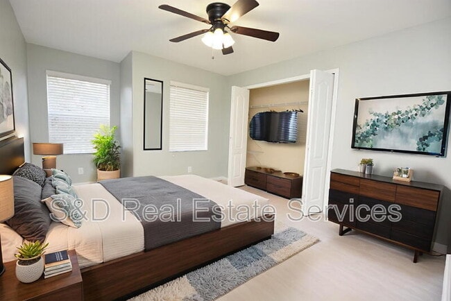 Building Photo - 515 Sandstone St