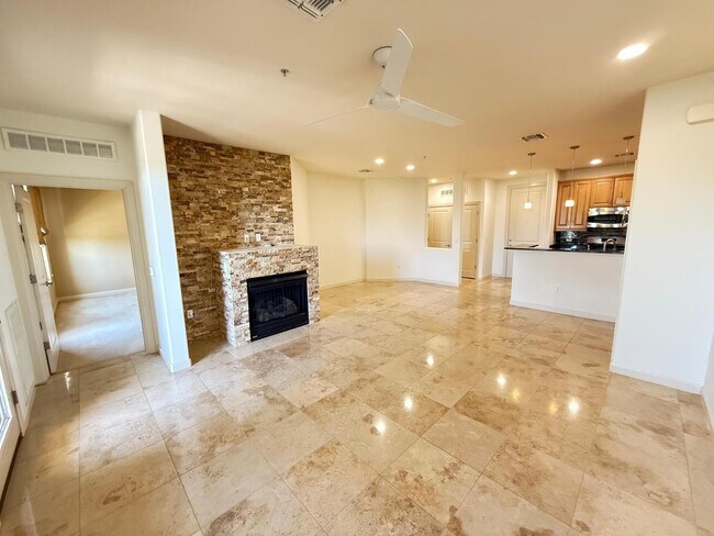 Building Photo - 7291 N Scottsdale Rd