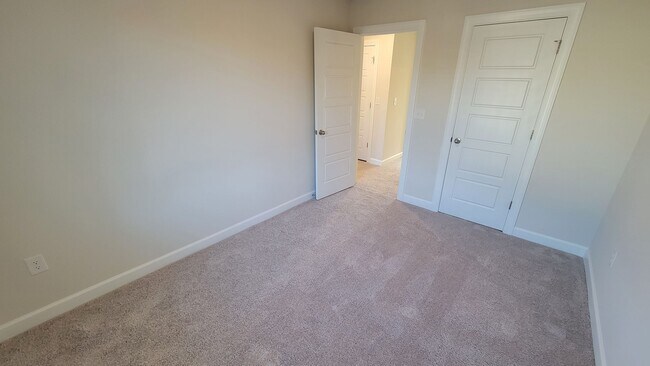 Building Photo - New Townhome in Fountain Inn Available!!