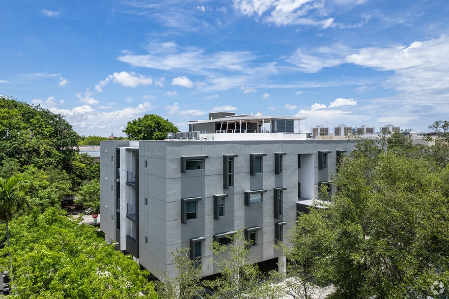 Building Photo - House 57 - Student Housing