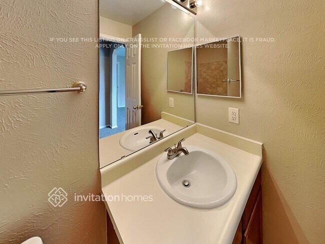 Building Photo - 17772 E Bethany Dr