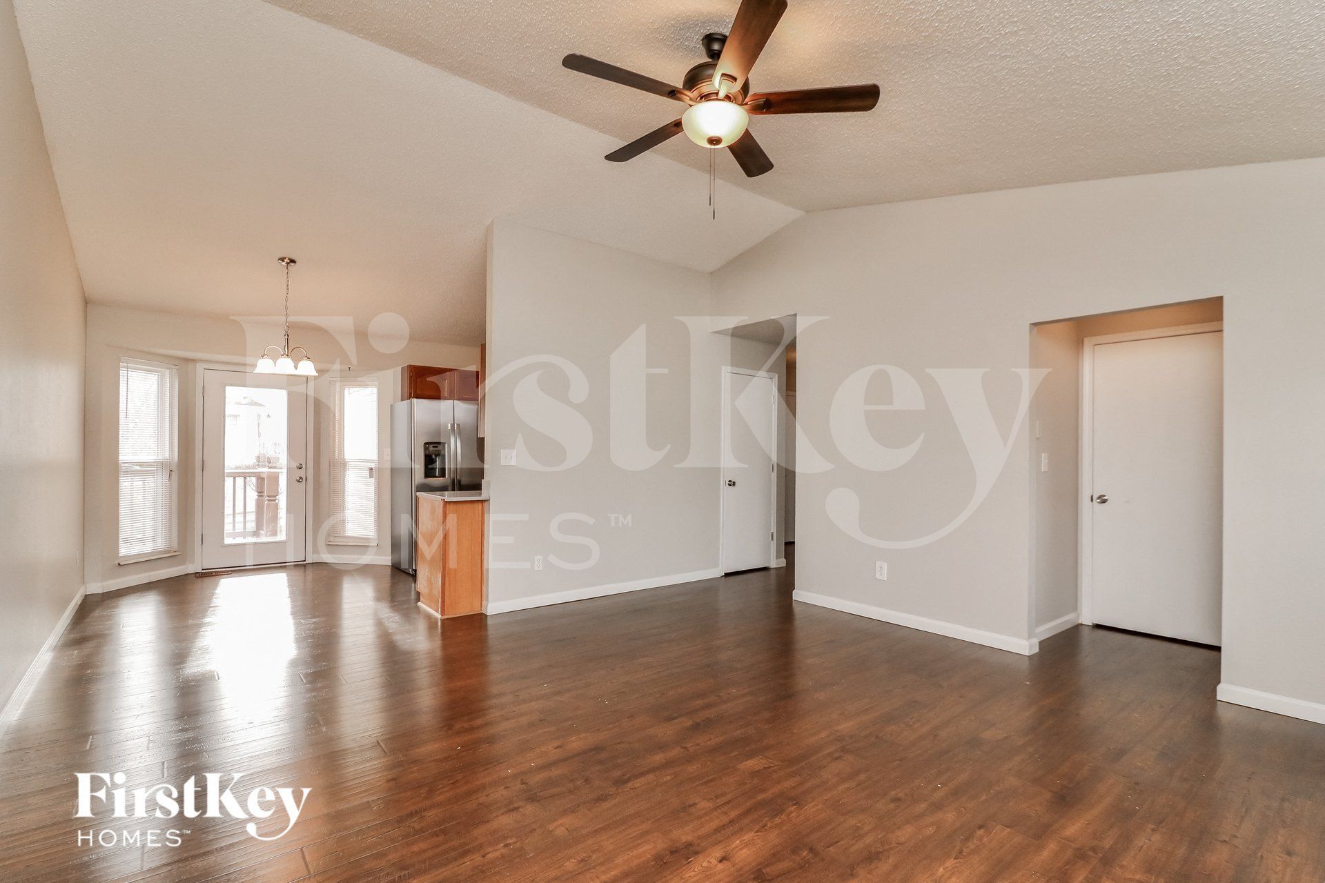 Building Photo - 3114 5 Oaks Dr