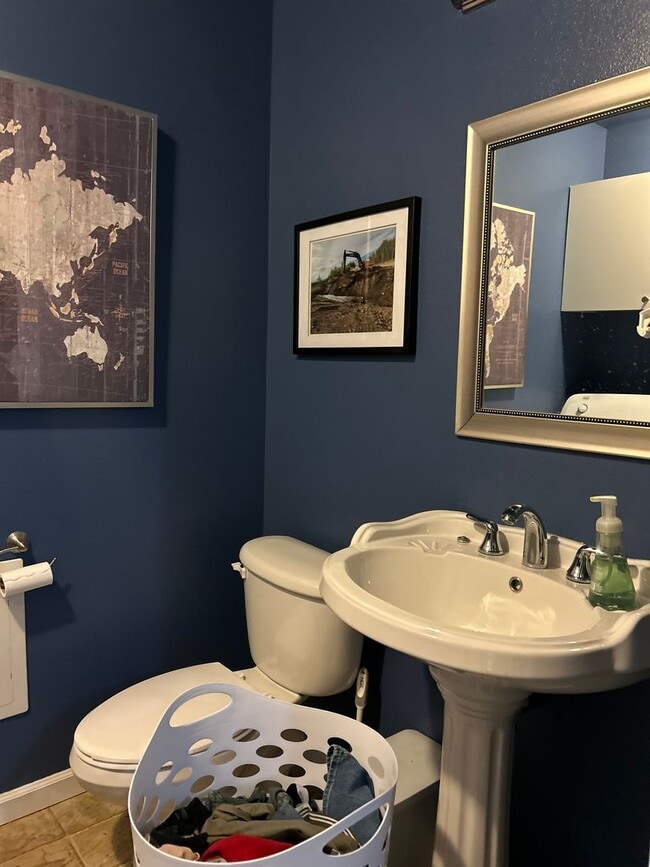 Building Photo - Century 21 Gold Rush - 3 bed, 2.5 bath (North Pole)