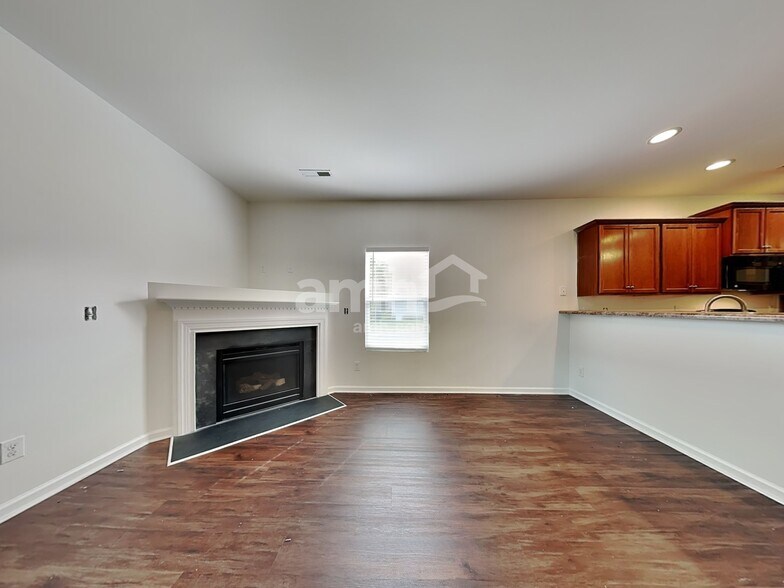 Building Photo - 1300 Montreux Ct