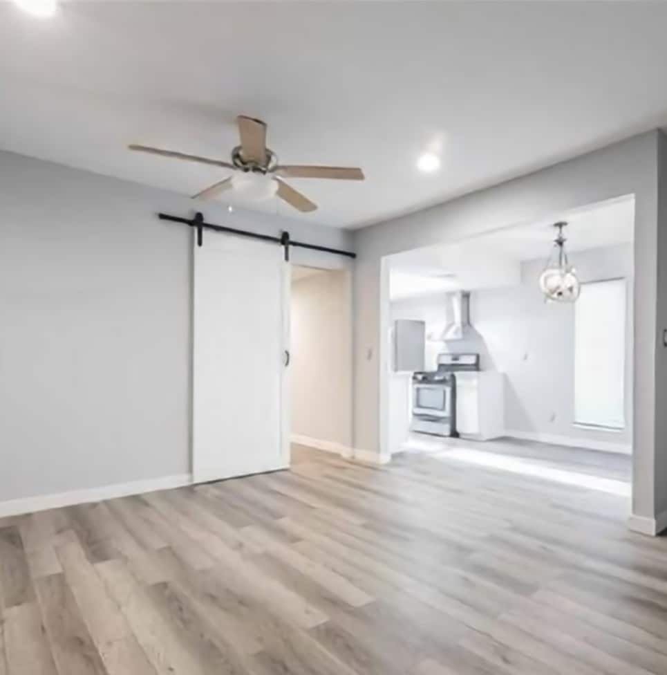 Building Photo - 3152 S Eastern Ave