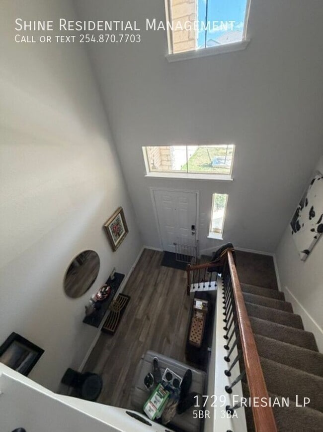 Building Photo - 1729 Friesian Lp