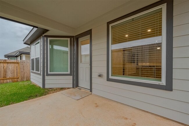 Building Photo - 13625 Goldeye Dr