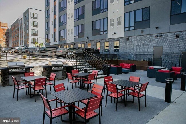 Building Photo - 1410 N 31st Street Unit 1B-1-401