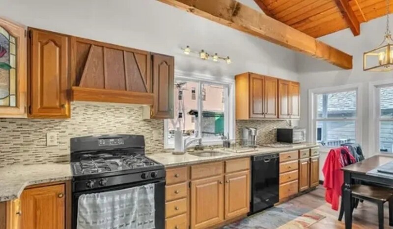 Building Photo - 5 Leonard Ave