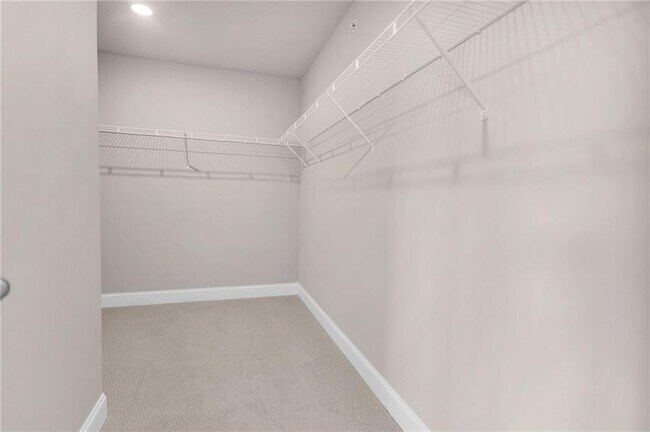 Building Photo - 423 Lincoln St