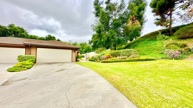 Building Photo - Beautifully Upgraded Single Story in the P...