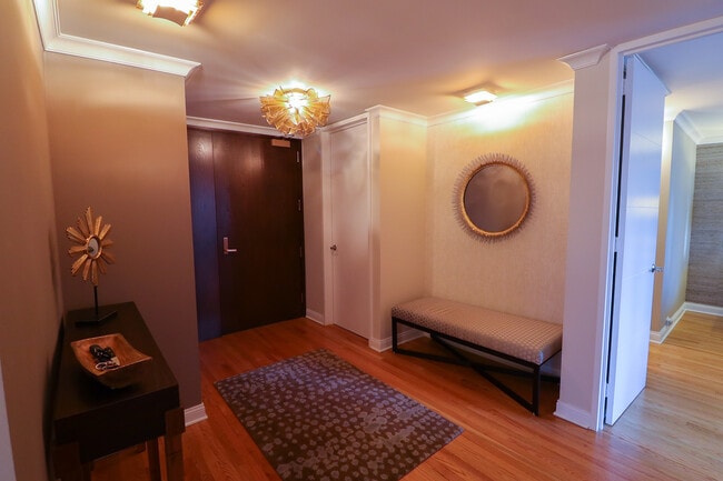 Building Photo - 360 E Randolph St