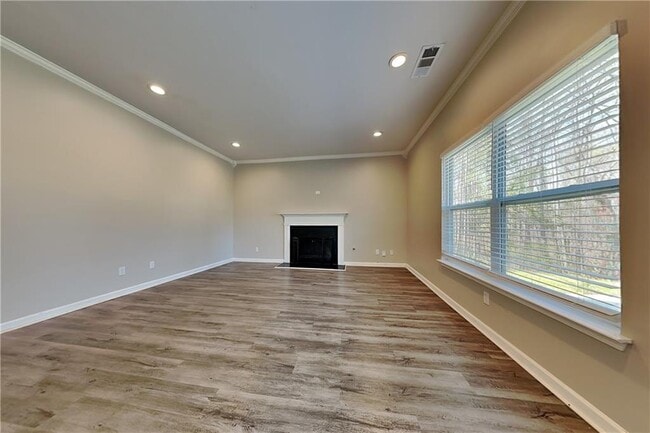 Building Photo - 4341 Ash Tree St SW