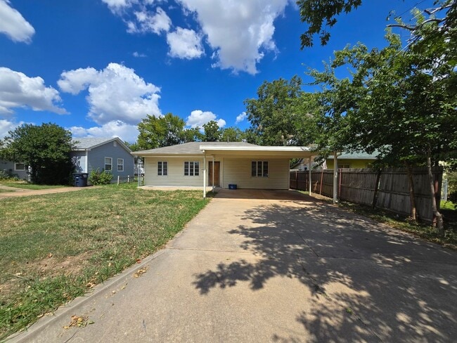 Building Photo - Cute 2 bedroom home near OBU