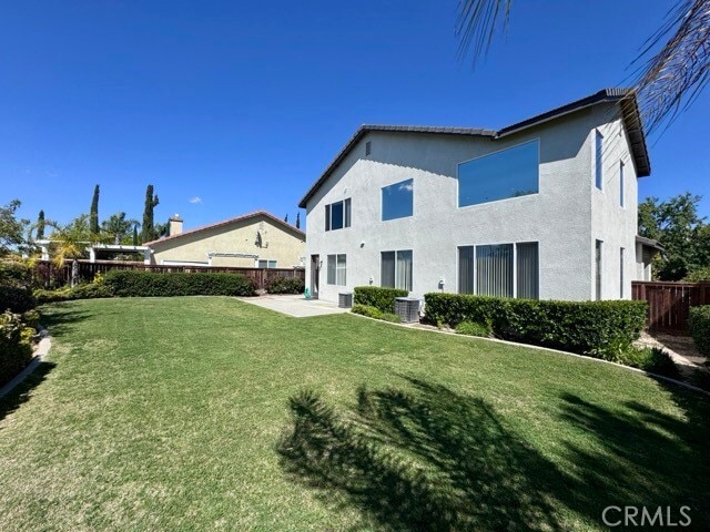 Building Photo - 26317 Palm Tree Ln