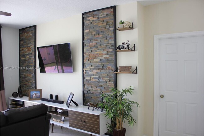 Building Photo - 803 SW 118th Ave