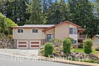 Building Photo - Lovely 2025 Remodeled Shoreline 4BR in Ric...