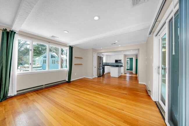 Building Photo - 2 Foxfire Dr