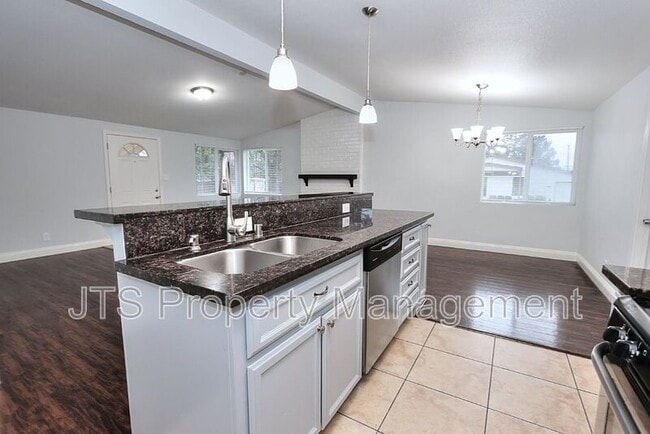 Building Photo - 2000 Belcot Rd