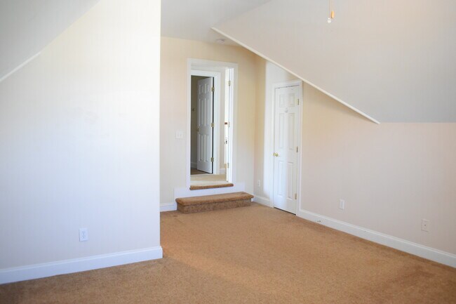 Building Photo - 1305 Wakefield Ct