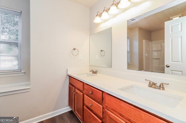 Building Photo - 129 Rosewood Dr