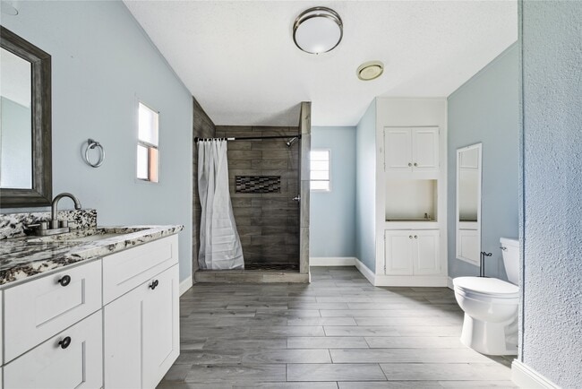 Building Photo - 39512 Donigan Rd