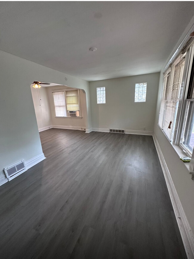 Building Photo - 4914 Alcott Ave