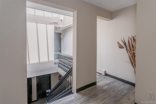 Building Photo - 31 Main St