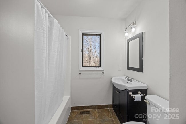 Building Photo - 130 Boulder Dr