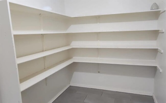 Building Photo - 213 Pentire Way
