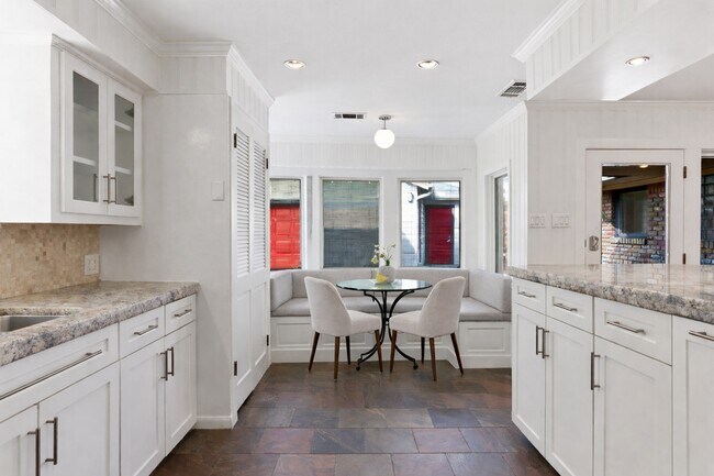 Building Photo - 531 Azaleadell Dr