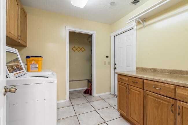 Building Photo - 2258 Palmetto Rd