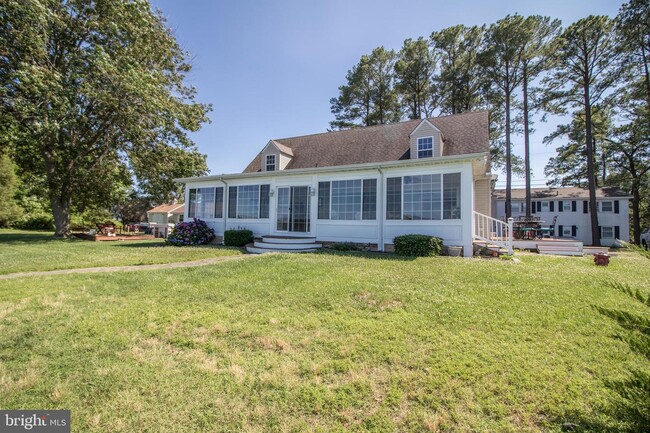 Building Photo - 45450 St Georges Ave