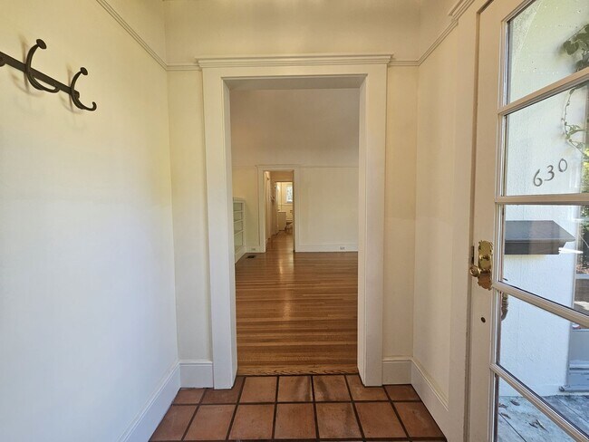 Building Photo - 4-Bedroom Single Family Home in Palo Alto-  lease take over