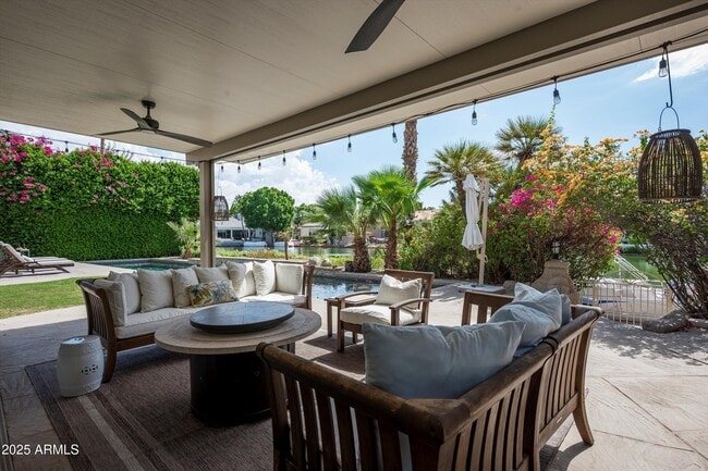 Building Photo - 1407 E Coral Cove Dr