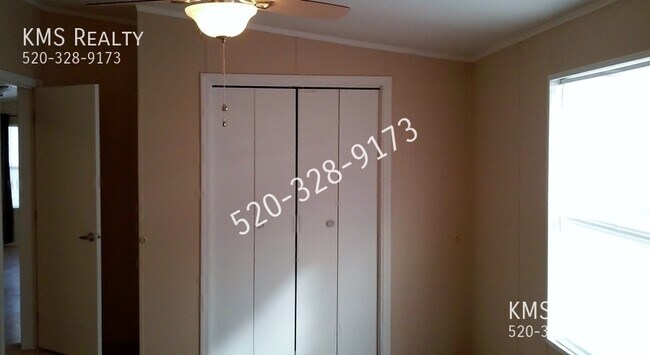 Building Photo - 6269 S Randall Blvd