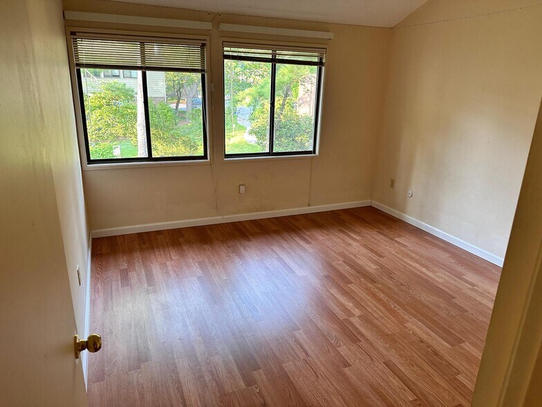 2nd Bedroom - 520 Bankside Holw