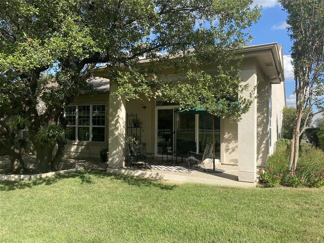 Building Photo - 200 Farm Hill Dr