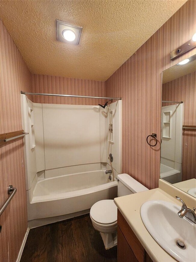 Building Photo - 2610 Garrettson Dr