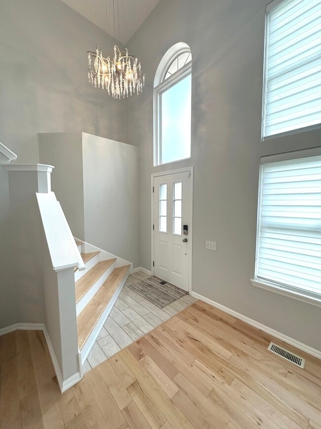 Building Photo - 1469 Braymore Cir W