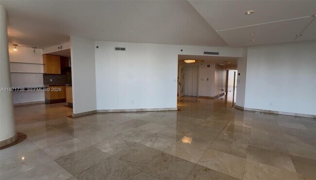 Building Photo - 2600 Island Blvd