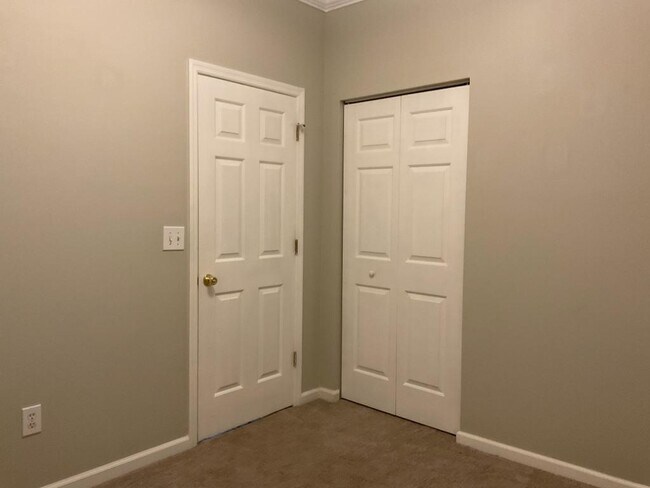 Building Photo - 6307 Sweetwater Blvd