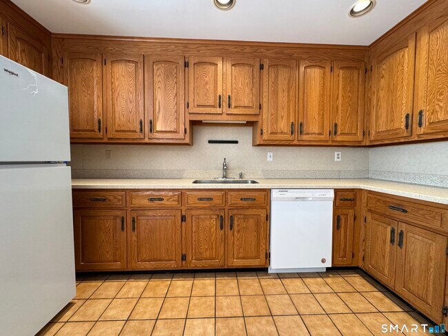 Building Photo - 223 Deer Run