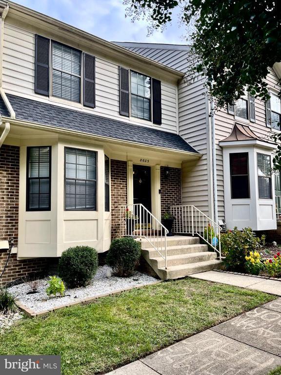 Building Photo - 8605 Pin Oak Dr