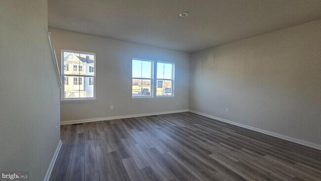 Building Photo - 36 Canning Rd