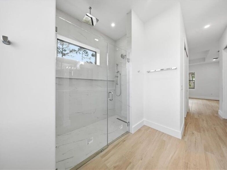 Building Photo - 6125 Hershey Ave