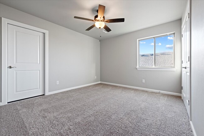 Building Photo - 5232 White Gold Ave