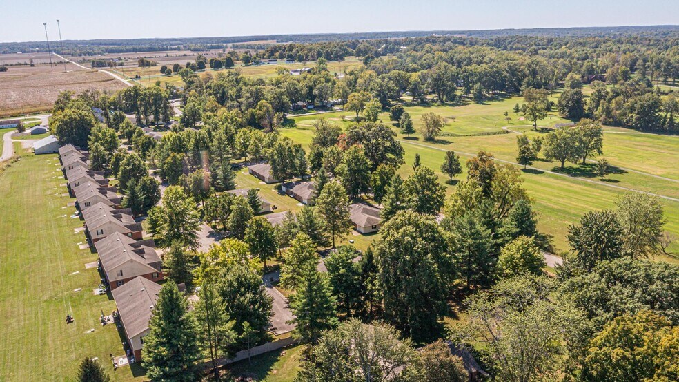 Building Photo - 10854 Country Club Rd